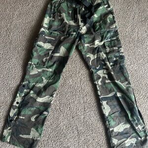 NEW Camouflage Cargo Pants Fashion Nova